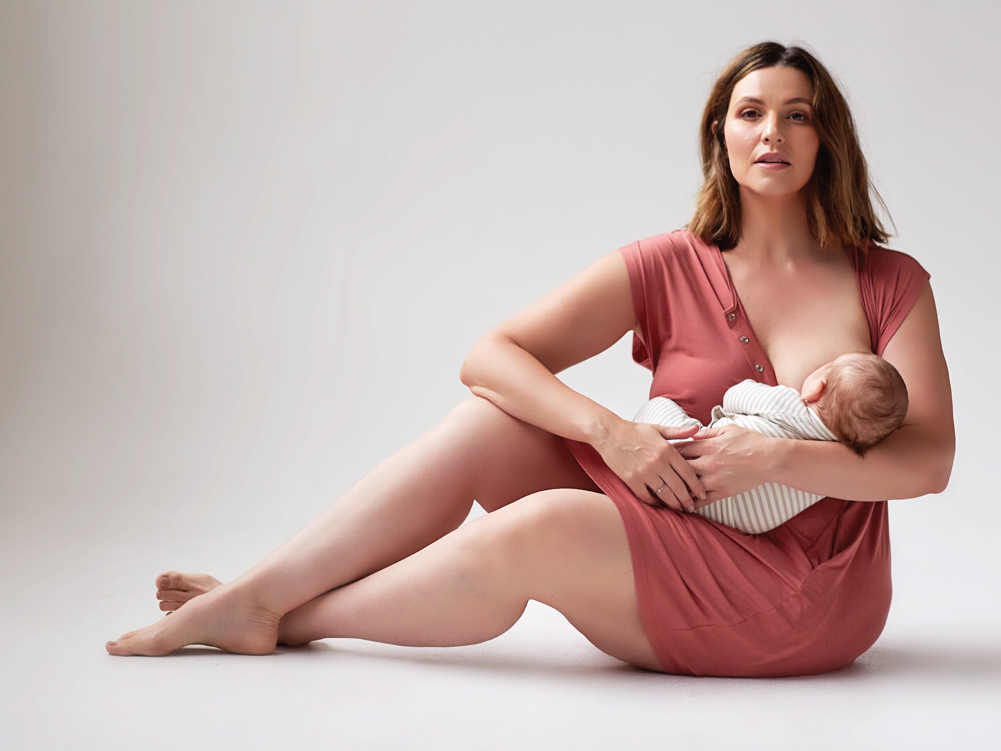 NOM Maternity photoshoot with mama Erin