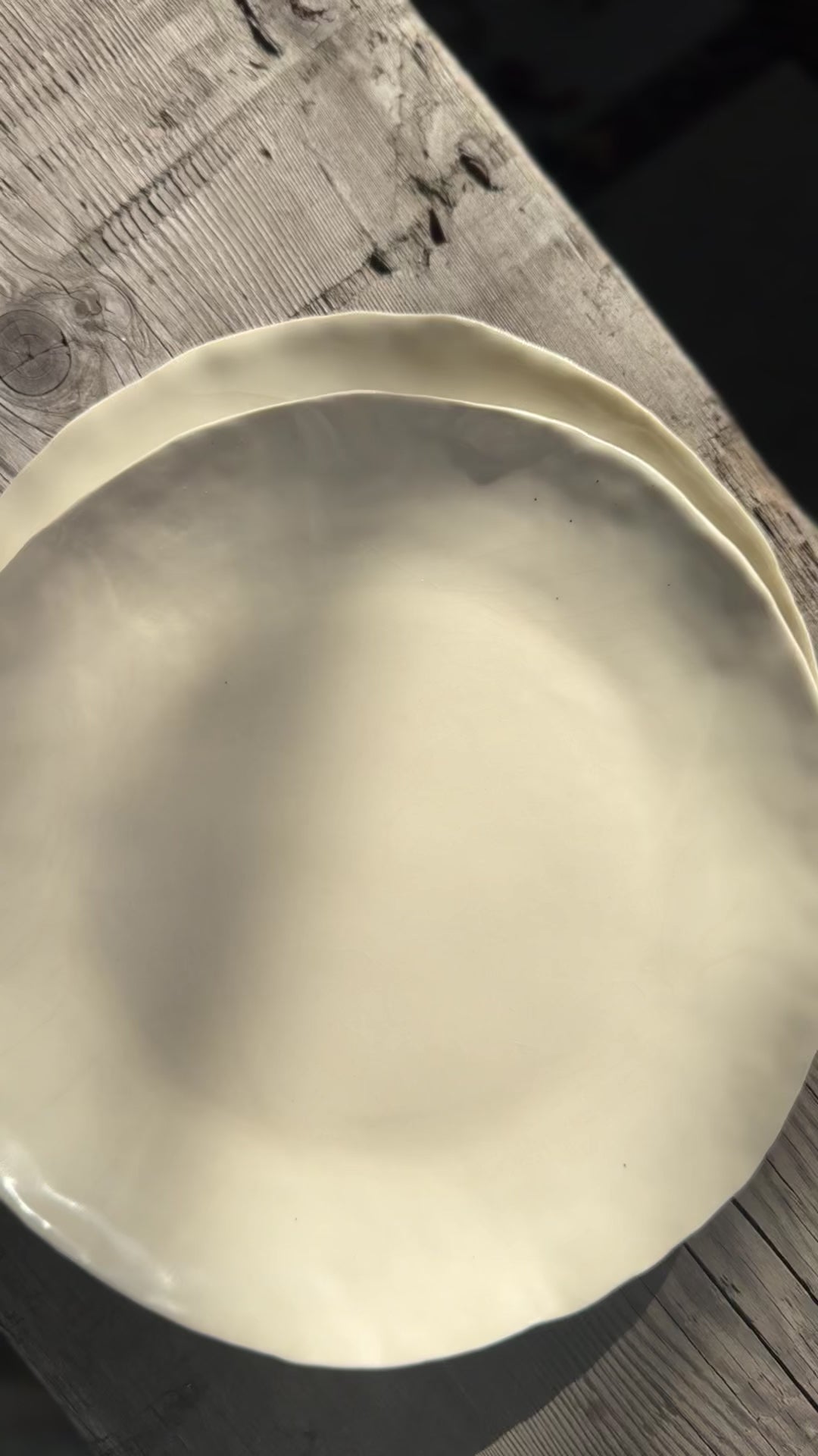 Thin porcelain side plate
